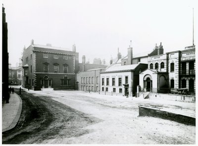 白宫法院或院子，Vanbrugh House，于1898年拆除 作者 英国摄影师