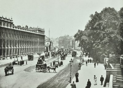 白厅，威斯敏斯特LB：向北看，1890年 作者 英国摄影师