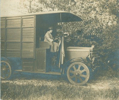 1916年7月，威廉劳伦斯布拉格和他的马拉丁 作者 英国摄影师