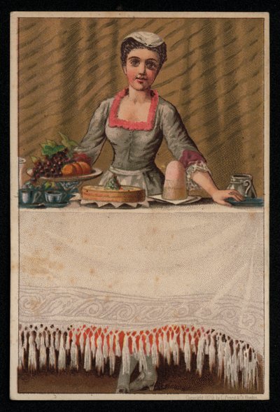 一个女仆或服务女孩在桌子上摆放食物，问候卡。(chromolitho) 作者 英语学校