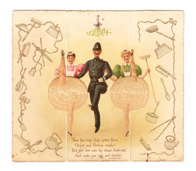 一张警察和两名妇女做高踢腿动作的弹出式卡片，约 1920 年（彩色石版印刷）。 作者 英语学校