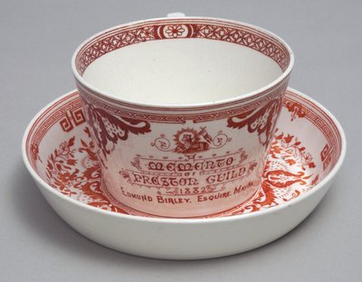 纪念茶杯和茶碟阅读Preston Guild的纪念品1882年，Minton，英国，c.1882（陶器） 作者 英语学校