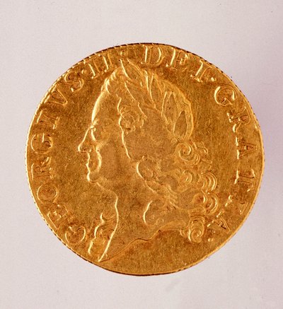 金色英式几内亚（guinee），乔治二世（1714-1760）国王统治时期 18世纪。直径2,5厘米 那不勒斯，考古博物馆 作者 英语学校
