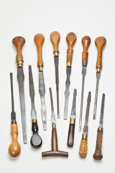 一组螺丝刀，19世纪末 -  20世纪初（黄杨木和铸钢） 作者 英语学校