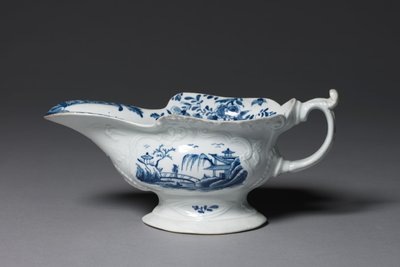 酱汁船，可能由伍斯特瓷器厂或布里斯托尔瓷器厂制造，约1752年 作者 英语学校