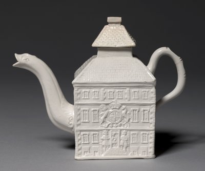 茶壶，在英国斯塔福德郡工厂生产，由亚伦·伍德（Aaron Wood）建模 作者 英语学校
