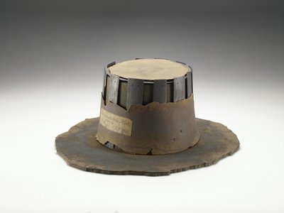 法官约翰布拉德肖的帽子，17世纪（皮革） 作者 英语学校