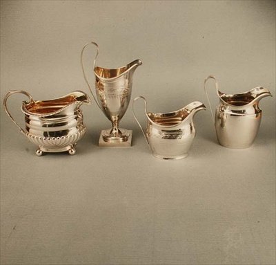 收集奶油壶，所有乔治三世时期（1760-1820）（银） 作者 英语学校英语学校