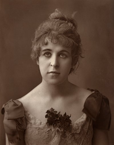 诺里斯小姐，英国女演员，1887年 作者 欧内斯特·巴劳