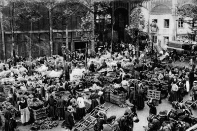 1931年在巴黎中央市场外。 作者 欧内斯特·弗拉马里翁