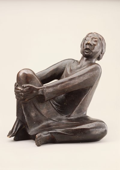 唱歌的人Der Singende Mann，构思于1928年，并于1930年铸造（青铜色和深棕色铜绿） 作者 恩斯特·巴拉赫（Ernst Barlach）