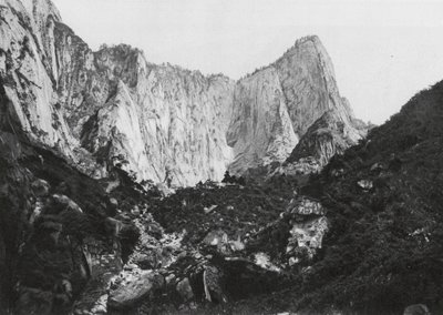 华山、神溪、五峰山之筒、中峰和西峰（黑白照片） 作者 恩斯特·波尔施曼