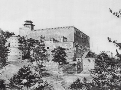 热河，布达拉宫，池里，布达拉宫主建筑，西南远景（黑白照片） 作者 恩斯特·波尔施曼