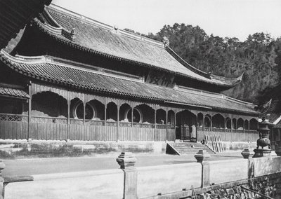 浙江天童寺，宁波附近的天童寺大殿（黑白照片） 作者 恩斯特·波尔施曼