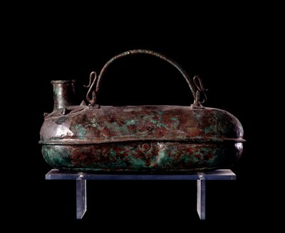 伊特鲁里亚文明：公元前680年至670年，位于武尔奇（Vulci）的古铜色夏尔陵墓中的青铜马斯克 作者 伊特鲁里亚语