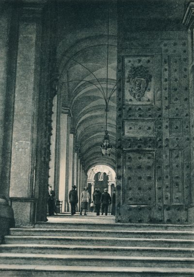 梵蒂冈从意大利罗马圣彼得广场的入口，1927年 作者 尤金·波普尔