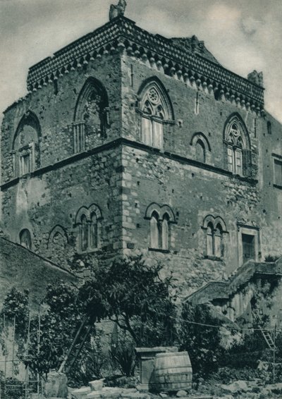伊斯兰统治时期的房屋，意大利西西里岛陶尔米纳，1927年 作者 尤金·波普尔