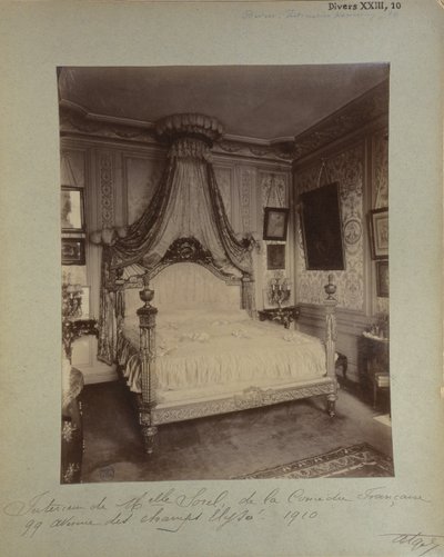 Cecile Sorel卧室在99 Avenue des Champs Elysees，1910年 作者 欧仁·阿格特