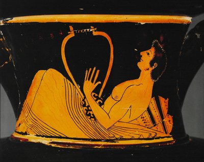 埃菲比弹奏钹... 作者 Euphronios