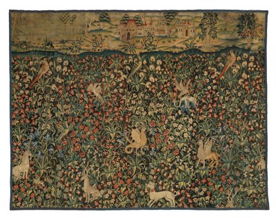 千花挂毯碎片，描绘动物、鸟类和风景，约 1500 年（羊毛） 作者 欧洲学校