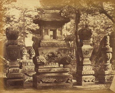 1860年10月在北京附近的仓库的坟墓内部 作者 菲利斯·比托（Felice Beato）