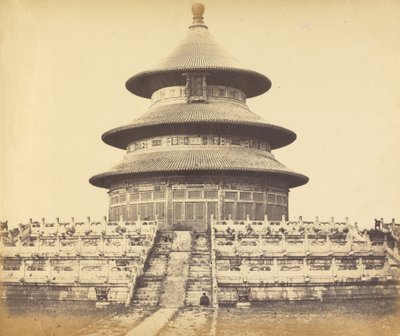 神圣的天坛，皇帝每年都会在中国八角的北京城市献祭 作者 菲利斯·比托（Felice Beato）