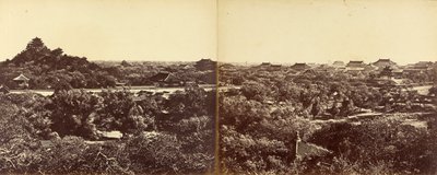 1860年10月29日，北京御冬宫的视图，显示了人工山 作者 菲利斯·比托（Felice Beato）