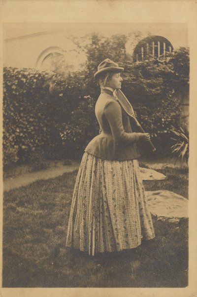 拿着网球拍的女人，《回忆》的研究，约1889年（明胶银印刷品 作者 费尔南德·科诺普夫