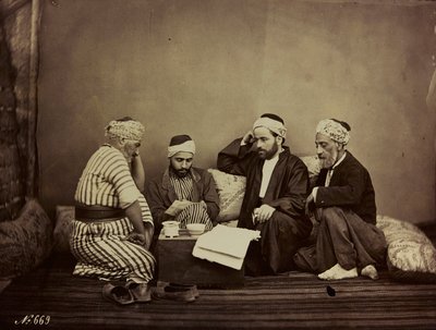 专辑Damas et Baalbek：一群坐在桌子旁的叙利亚人 作者 菲利克斯邦菲尔斯