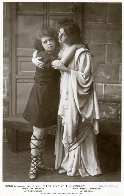 常春藤米莱（Ivy Millais）和玛丽·莱昂哈德（Marie Leonhard），女演员，摄于c1900年代。 作者 富勒姆和班菲尔德