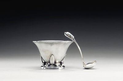 碗和汤匙，约1910年（银） 作者 弗朗西斯·麦克贝斯·格里斯纳（Frances MacBeth Glessner）