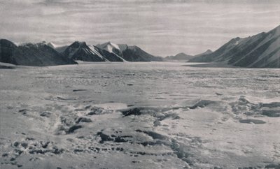 出口冰川谷完全充满冰块，c1911，1913年 作者 弗兰克·德本汉