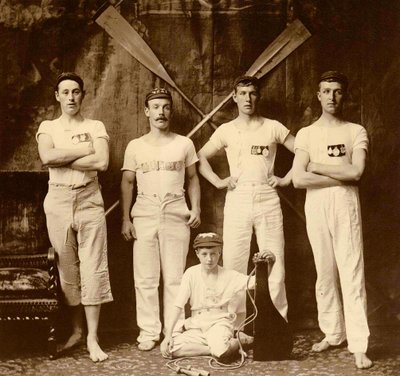 惠特比友谊赛艇俱乐部船员，惠特比，英格兰。 1901 作者 弗兰克·梅多·萨克利夫
