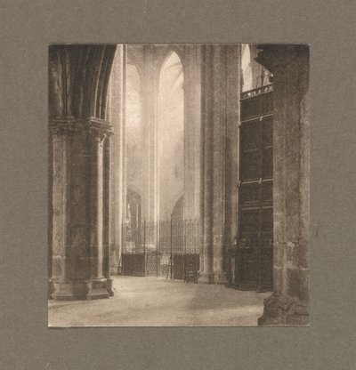 摄影作品：布尔日大教堂的高度与光线 作者 Frederick Henry Evans