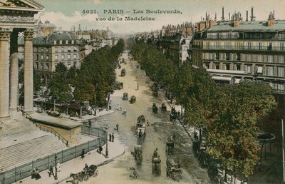 从Boulevard de la Madeleine看到的巴黎林荫大道。明信片于1913年寄出。 作者 法国摄影师