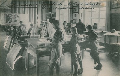 在法国艺术学院绘画课。明信片于1913年寄出。 作者 法国摄影师