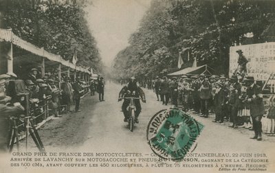 法国摩托车大奖赛，枫丹白露，1913年6月22日.Lavanchy用Hutchinson轮胎在Motosacoche赢得500cc级别，完成了450公里的赛道，每次超过75公里 作者 法国摄影师