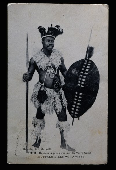 Kiki，赤脚在碎玻璃上表演的舞者，Buffalo Bill (William Frederick Cody 作者 法国摄影师
