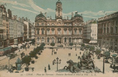 里昂 -  Place des Terreaux  - 巴托尔迪喷泉和市政厅。明信片于1913年寄出。 作者 法国摄影师