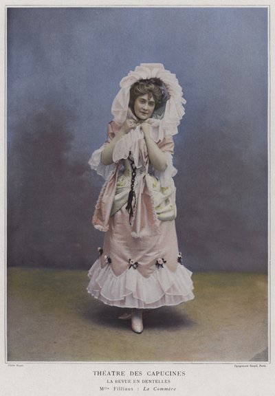 La Revue des Dentelles的Madeiliselle Filliaux和La Commere（彩色照片） 作者 French Photographer