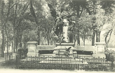 Monument du Fabuliste La Fontaine, Jardin du Luxembourg (b/w photo) 作者 法国摄影师
