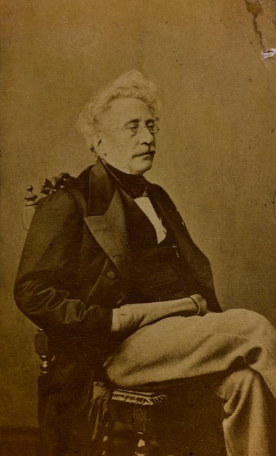 Hippolyte Bellangé 的肖像，法国画家和平版画家； 点菜访问（黑白照片） 作者 法国摄影师