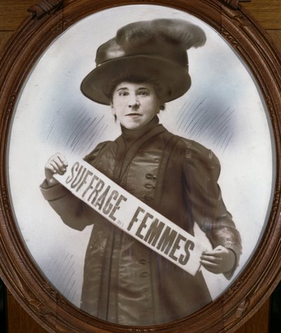 Hubertine Auclerc（1848-1914）的肖像（手工彩色照片） 作者 法国摄影师