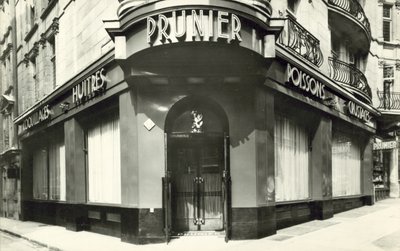Prunier Restaurant (b/w photo) 作者 法国摄影师
