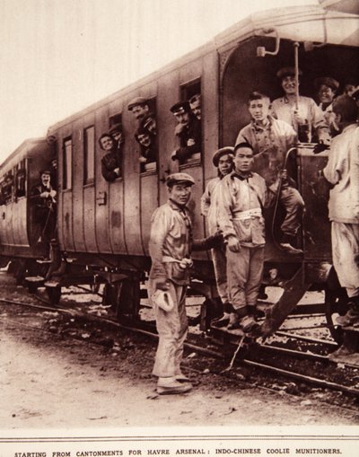 从哈弗尔阿森纳的军事演出开始：印度 - 中国苦力弹药，1916年9月的插图战争新闻插图（棕褐色照片） 作者 法国摄影师