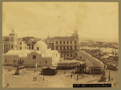 阿尔及尔风景--大清真寺，约1860-1900年（黑白照片）。 作者 法国摄影师