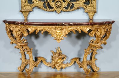 控制台，由Jules-Michel Hardouin（1635-1737）设计，Pierre Turpin和Michel II Lange制作，约1725年（雕花鎏金木，大理石桌面（griotte de campan））。(另见491455) 作者 法语学校