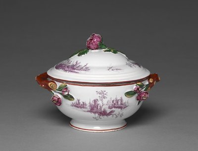 有盖碗，由圣克莱门特工厂制造，约1775年 作者 法语学校