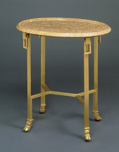 Directoire Gueridon，c.1799（ormolu 和大理石） 作者 法语学校