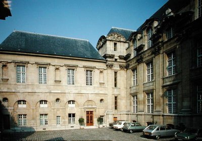 Hotel Lamoignon酒店的外观，建于1584年 作者 法语学校